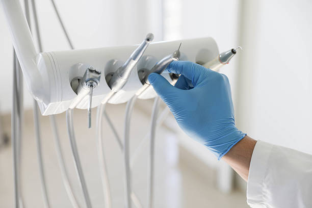 Professional Emergency Dentist technician working in West, TX